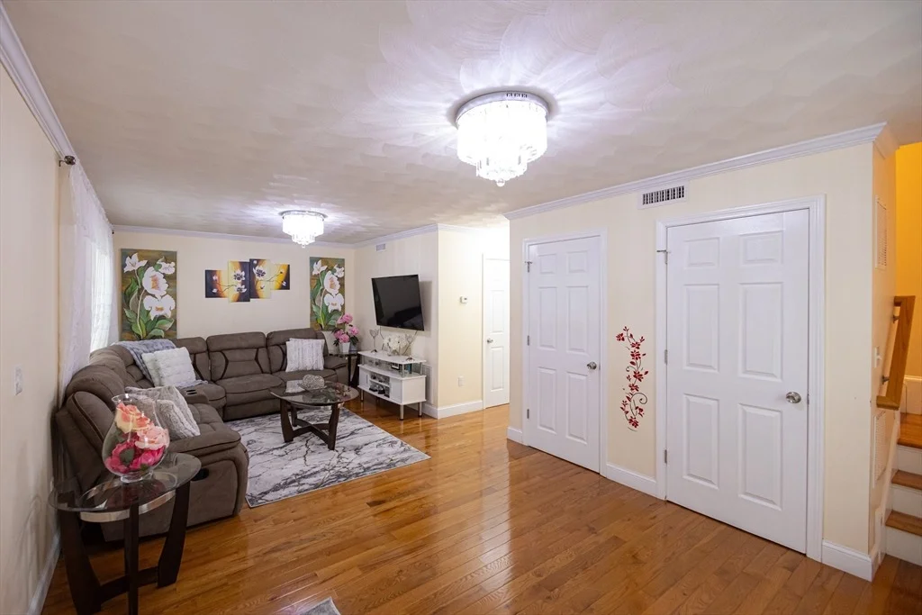 Photo of 76 River St