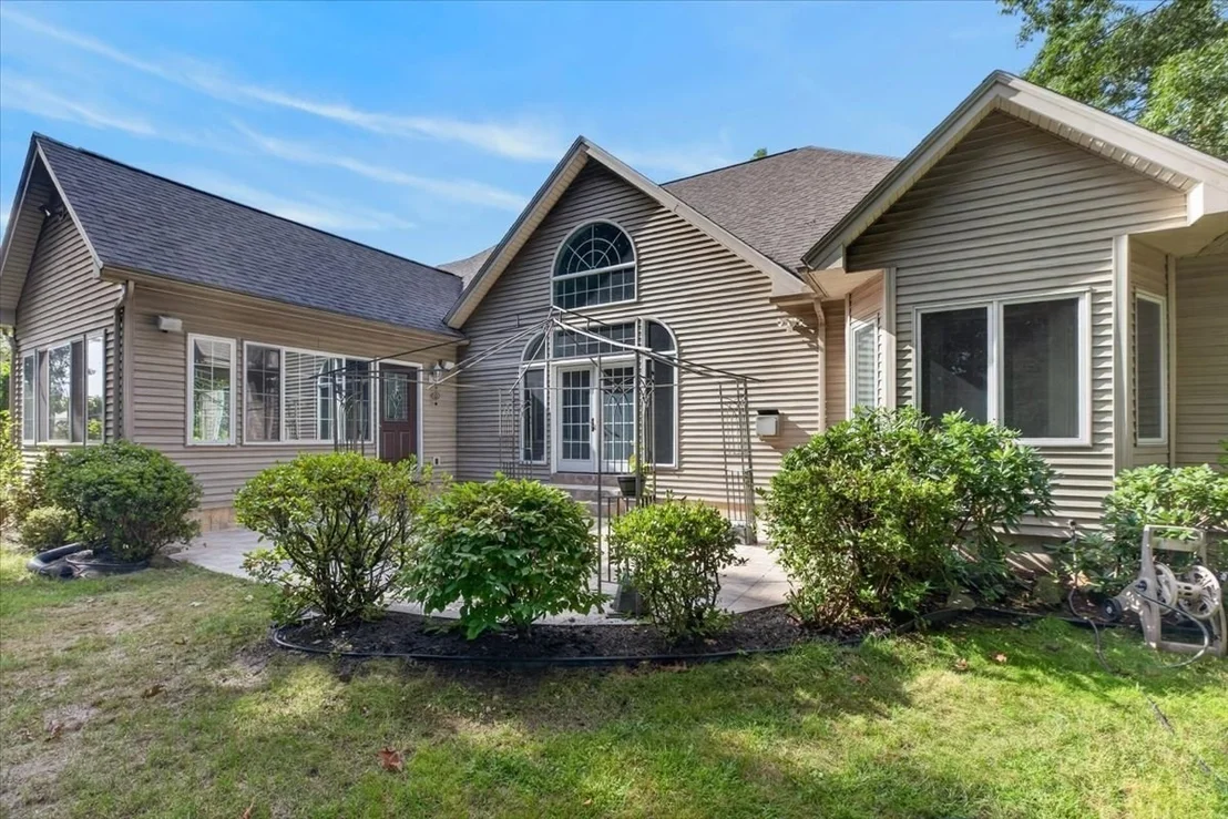 Photo of 31 Hillcrest Cir