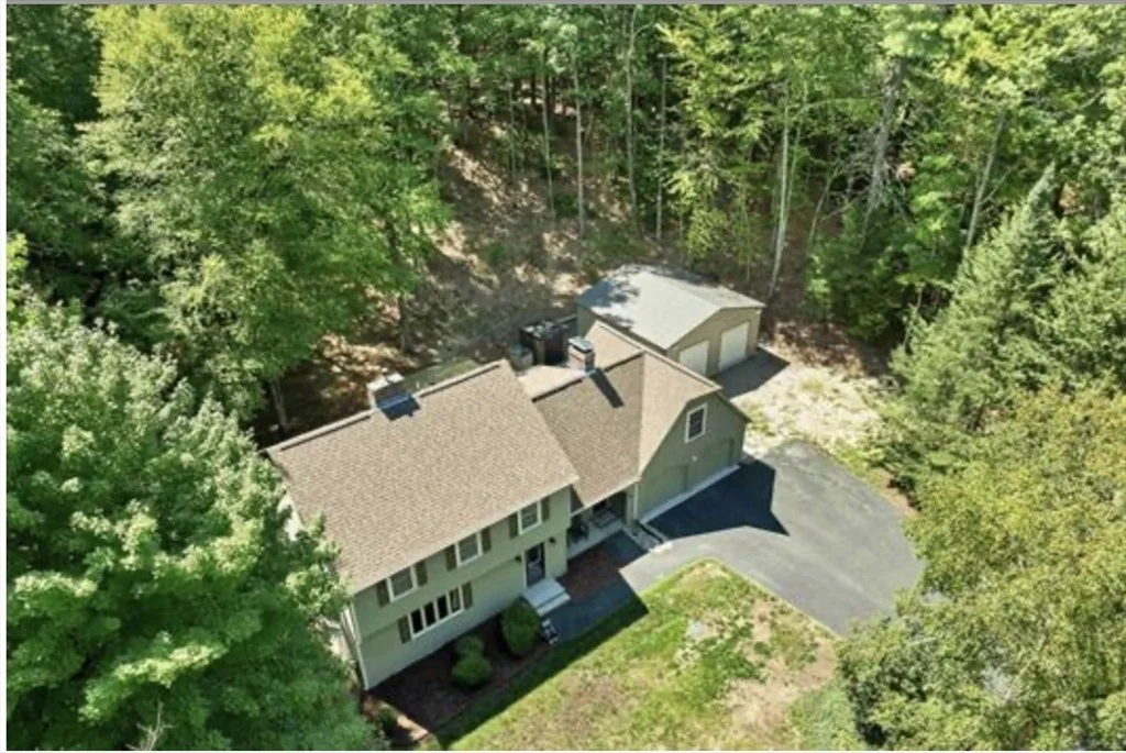 Photo of 20 Fox Den Road