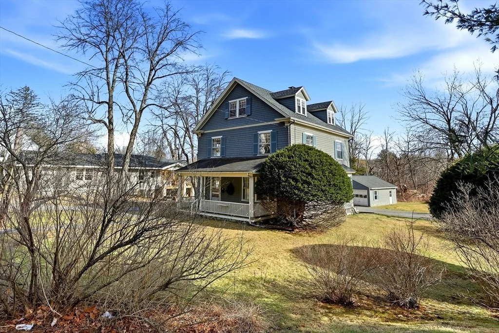 Photo of 242 Lexington Rd