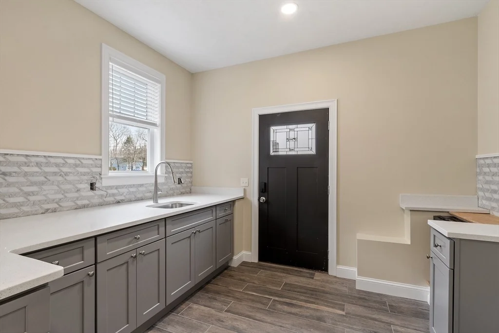 Photo of 23 Leslie Rd