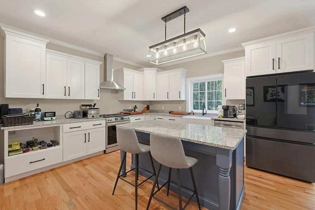 Photo of 74 King Philip Rd