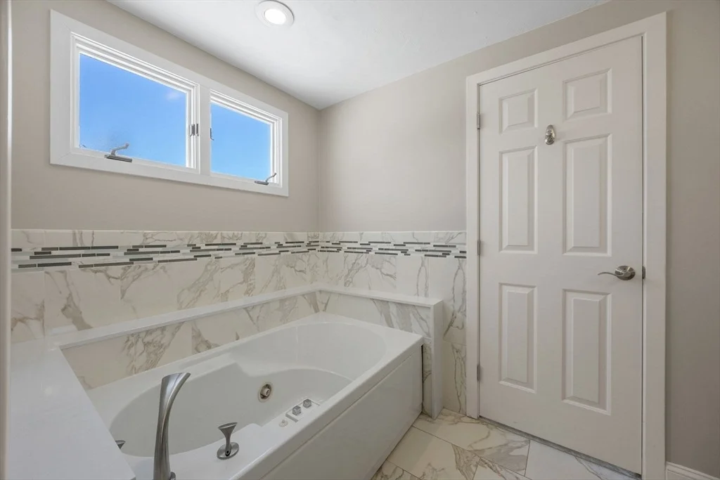 Photo of 13 Bay Pointe Dr Ext