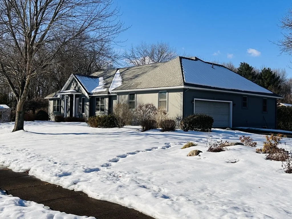 Photo of 8 Alexander Dr