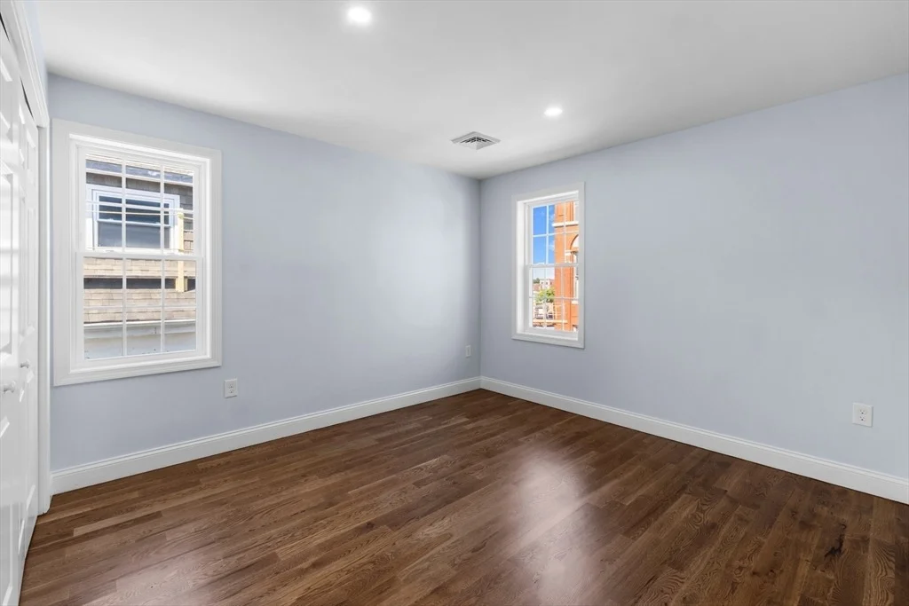 Photo of 489 Spring St.