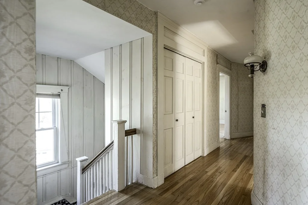 Photo of 7 Kent Cir