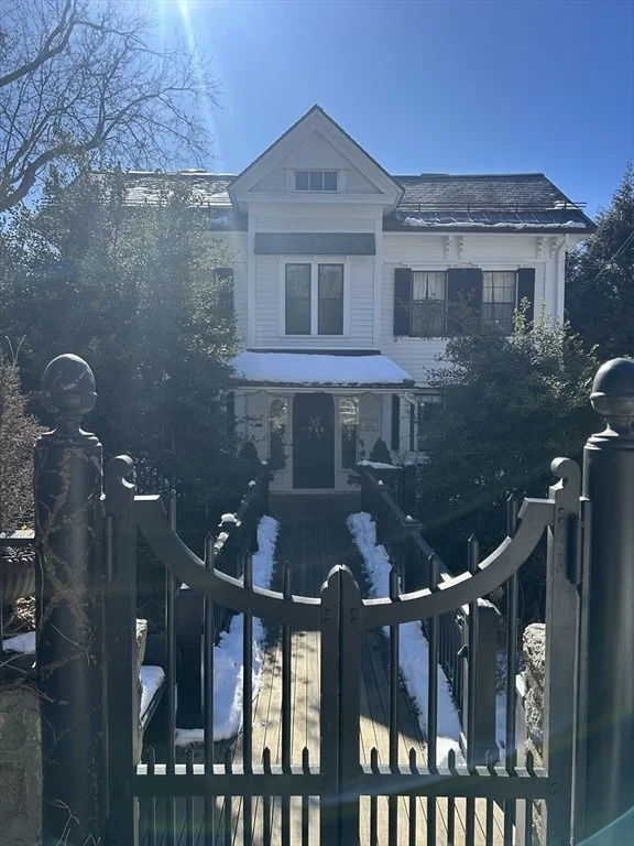 Photo of 338 Boston Post Road