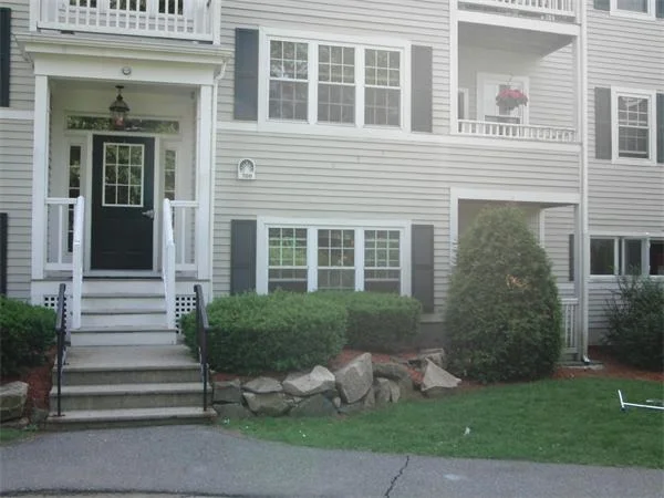 Photo of Unit D at 700 Brookside Dr