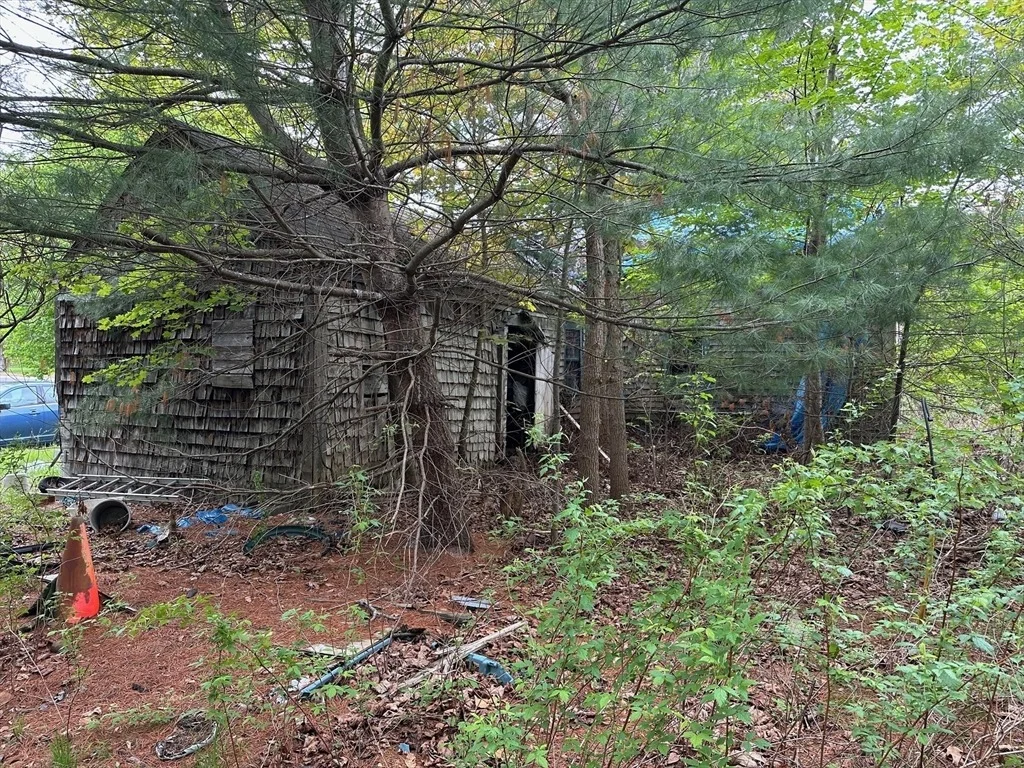 Photo of 122 South Row Rd