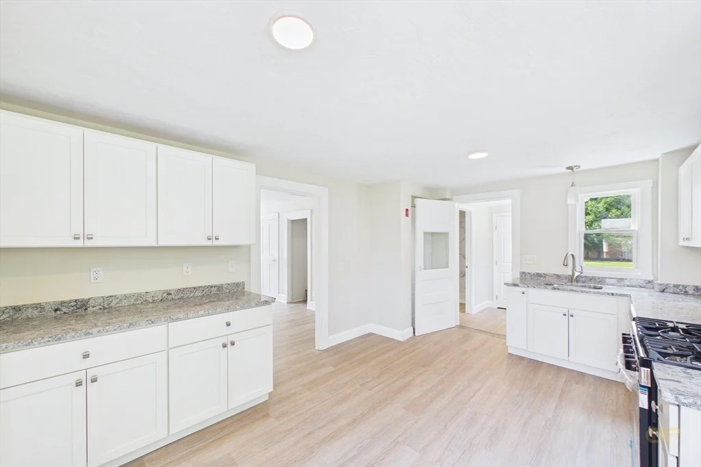 Photo of 398 Main St