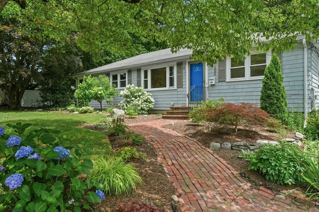 Photo of 200 Edgewater Drive