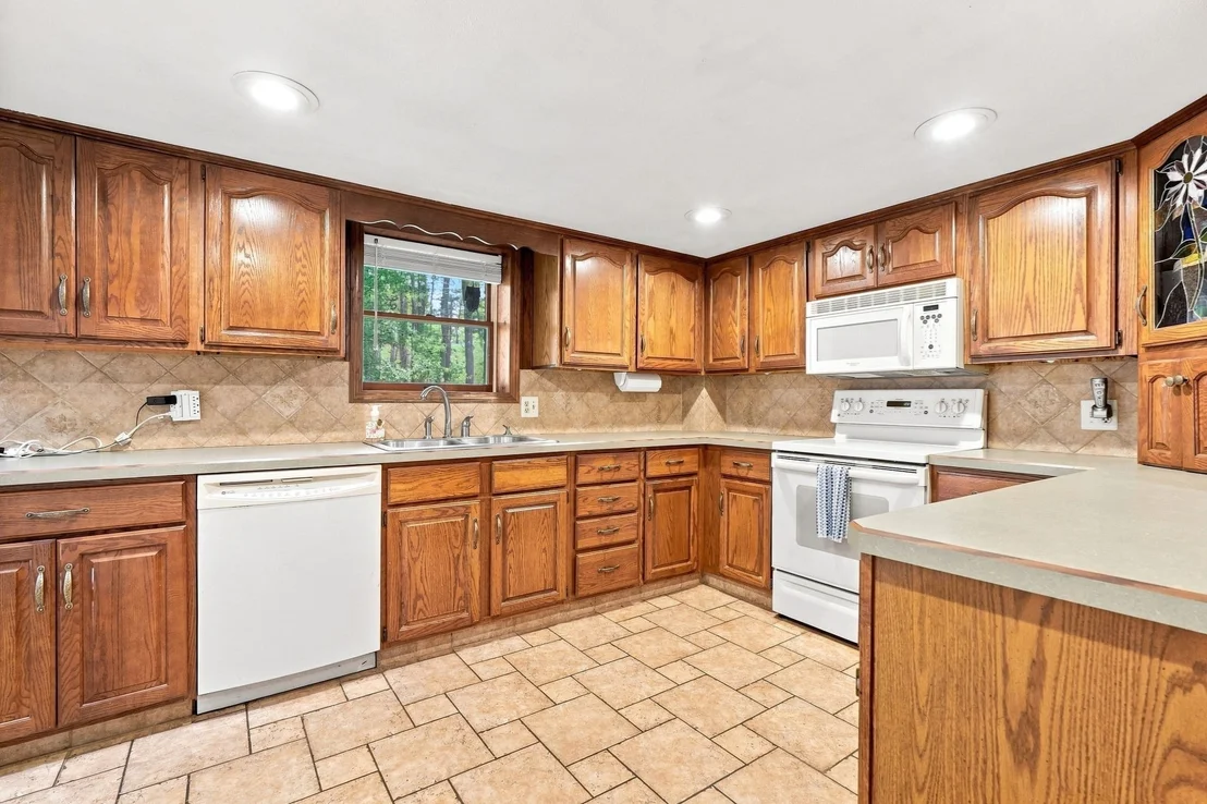 Photo of 6 Ragged Hill Rd