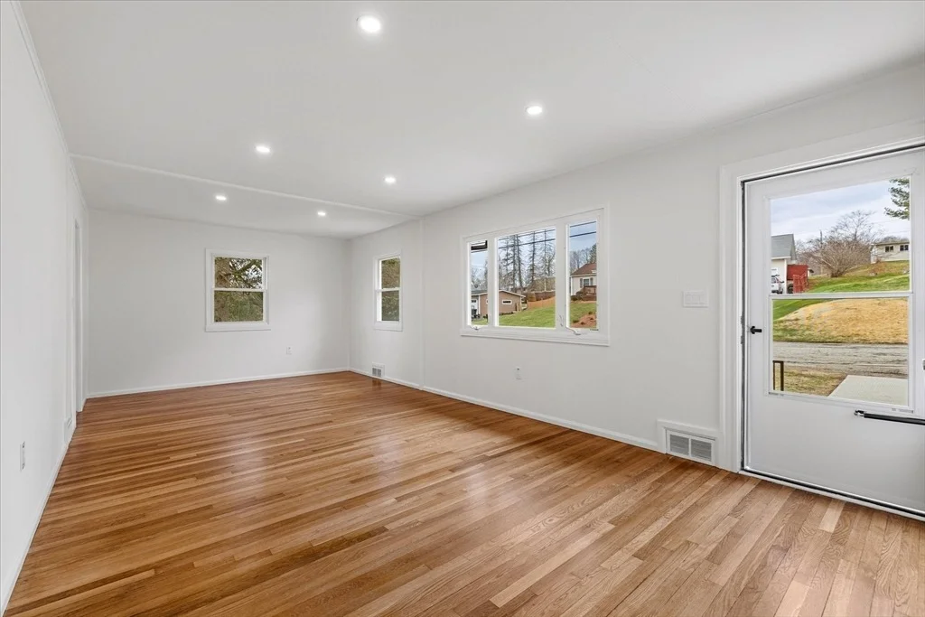 Photo of 26 Roosevelt Dr