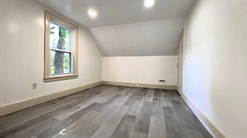 Photo of 6 Oakland Circle