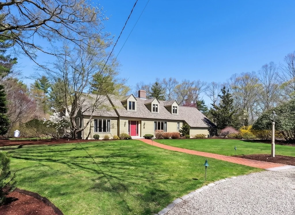 Photo of 37 Mast Hill Rd