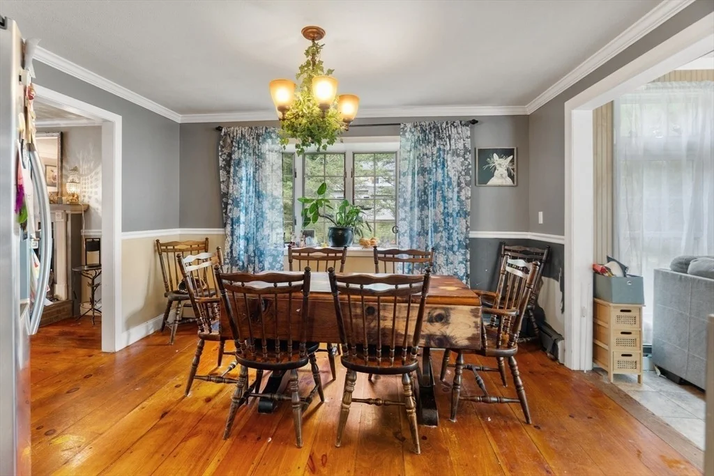 Photo of 1236 Woonsocket Hill Road