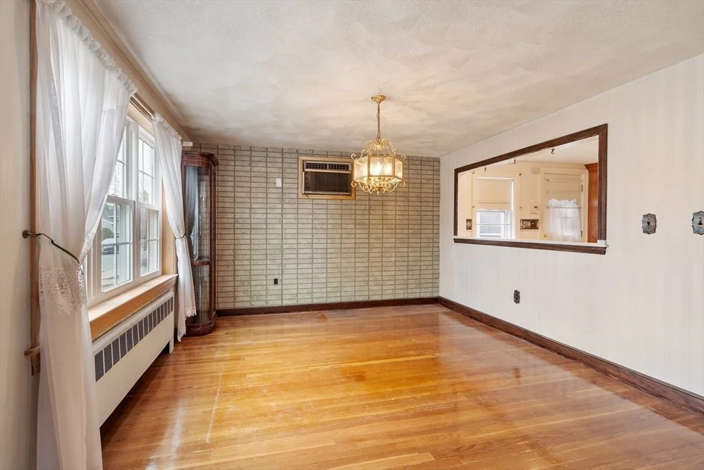 Photo of 32 Abbott Ave