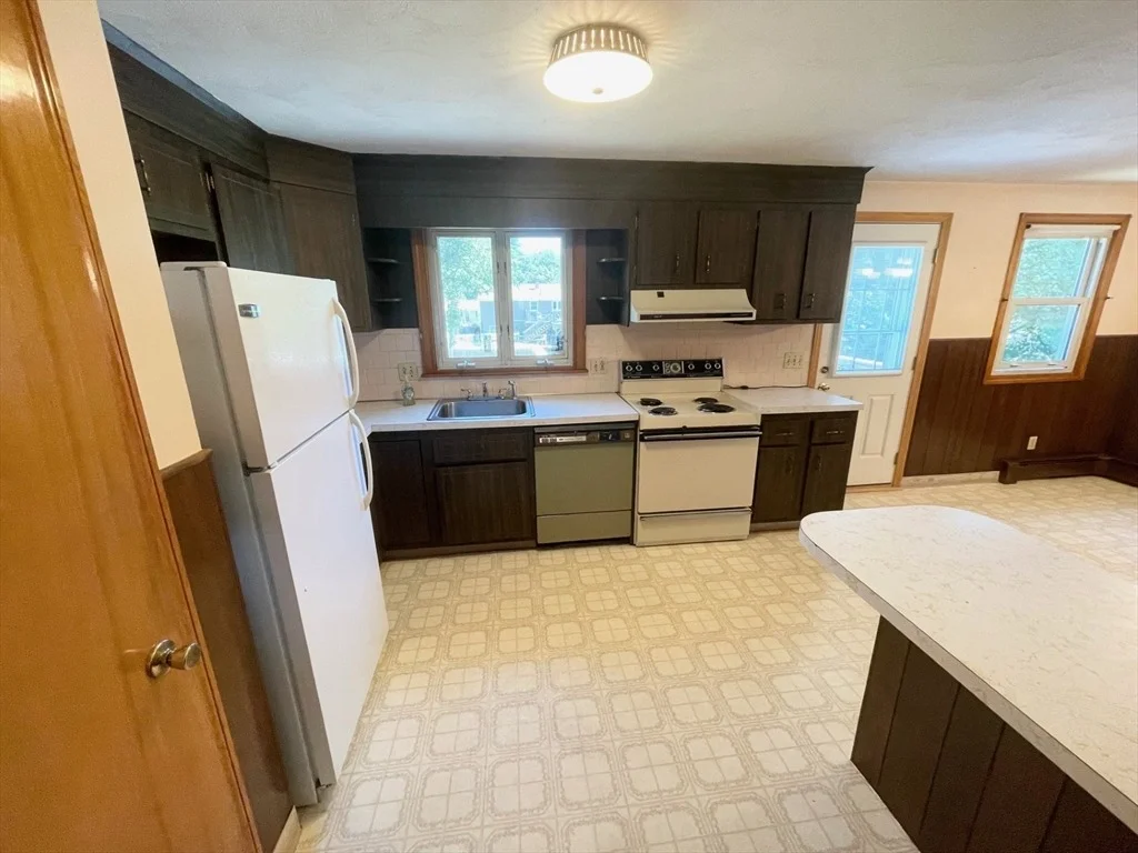 Photo of 147 Colonial Drive