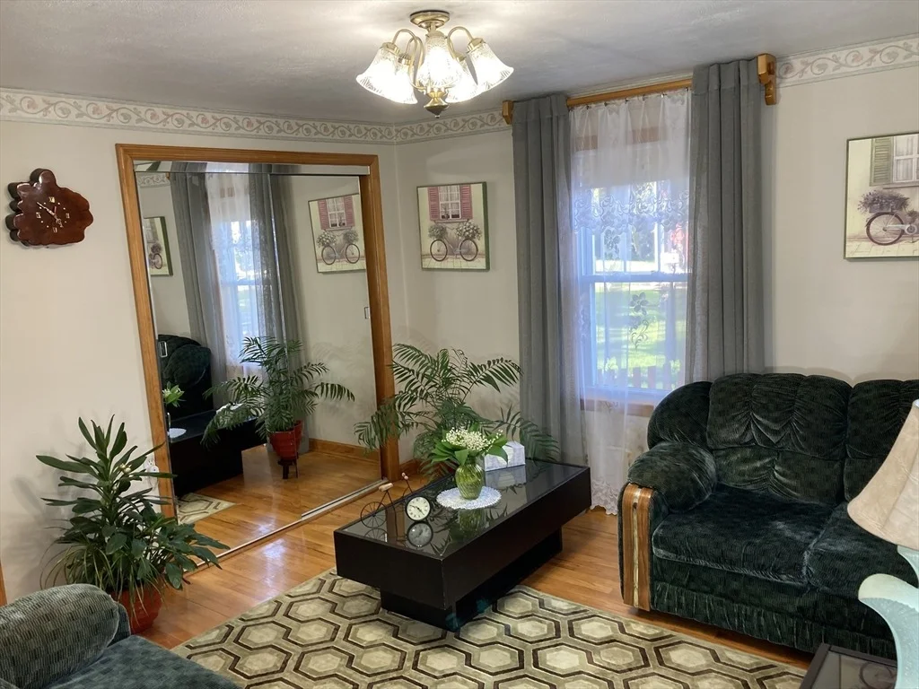 Photo of 13 Smith Ave
