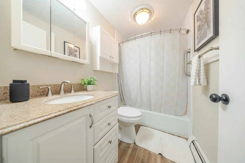 Photo of 20 Meadowbrook Dr