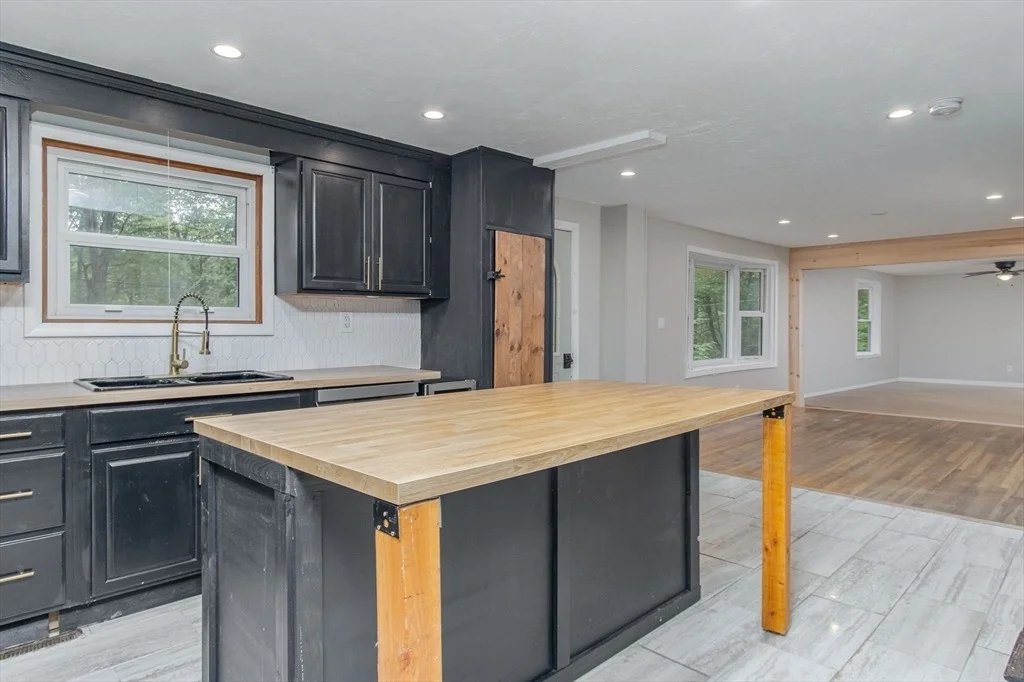 Photo of 835 Erickson Road