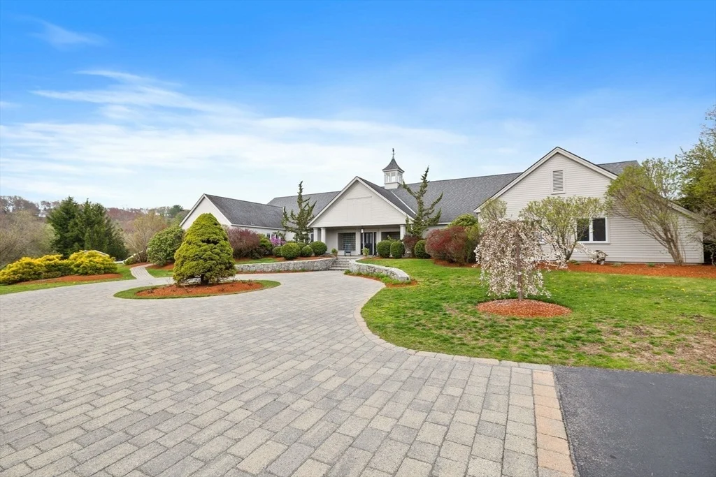 Photo of 52 Pineswamp Road