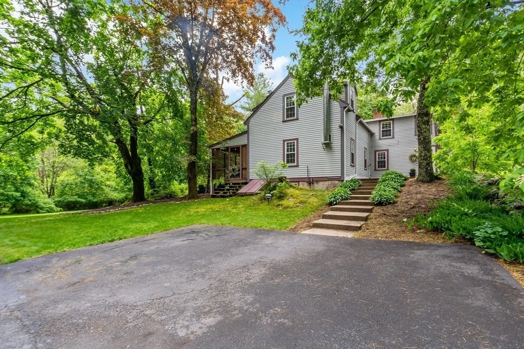 Photo of 330 Fairview Ave