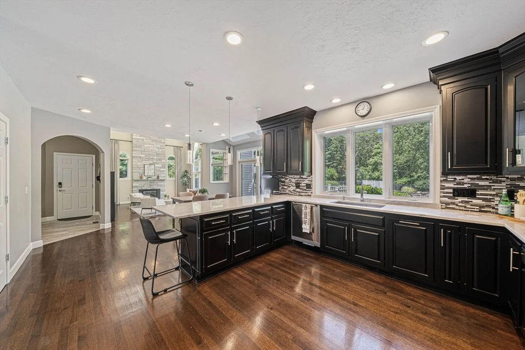 Photo of 40 Hillside Dr
