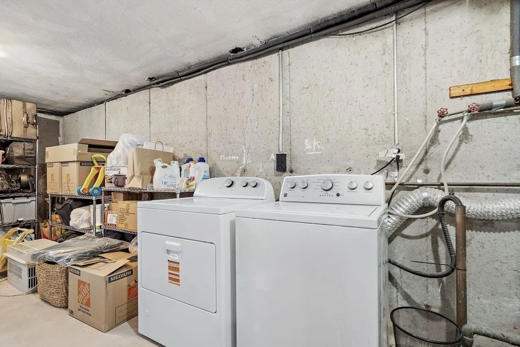 Photo of Unit 199 at 199 Everett St