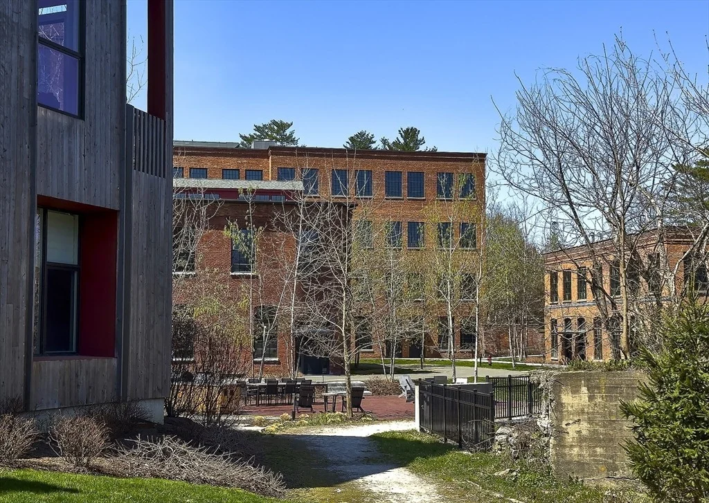 Photo of Unit 1 at 1 River Run