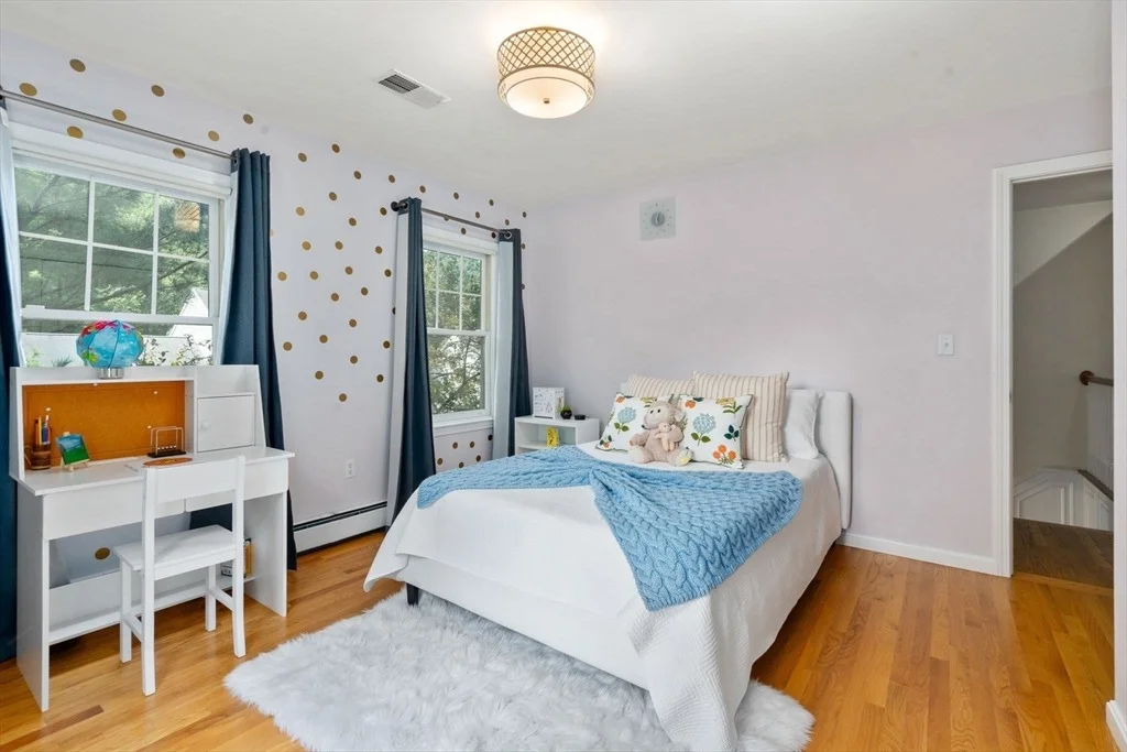 Photo of 35 Whitney Avenue