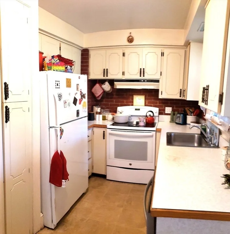Photo of 16 Edward Ave