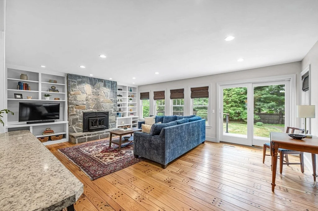 Photo of 28 Brittany Rd