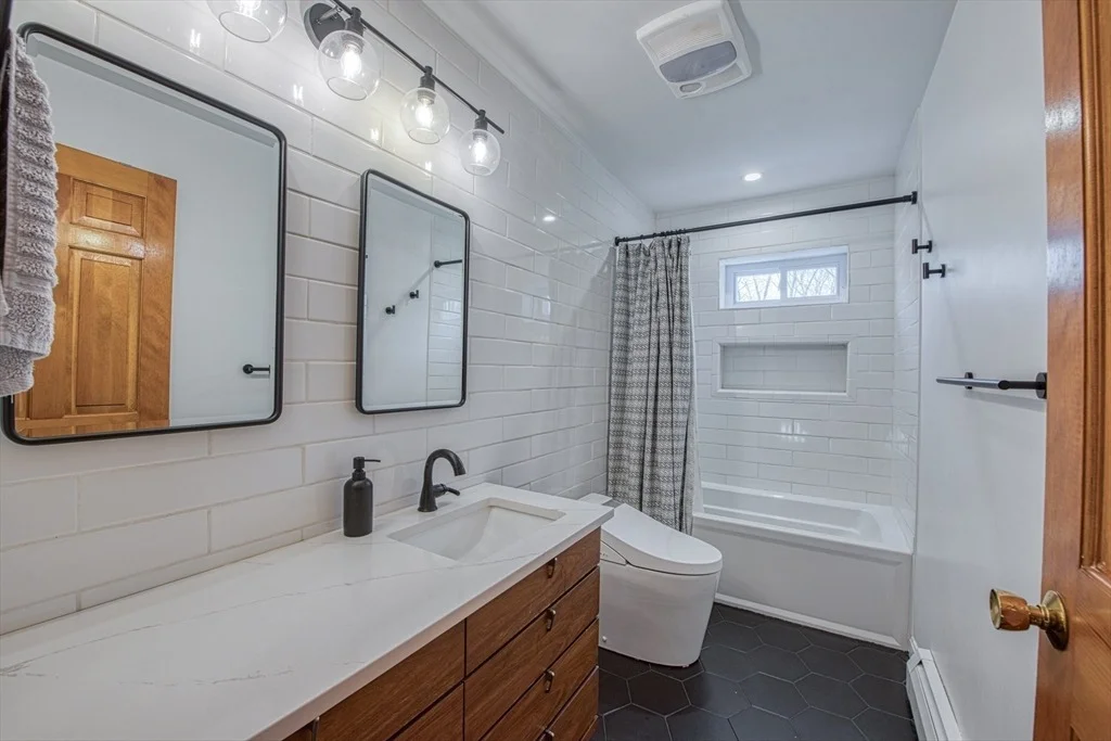 Photo of 70 Davis St.