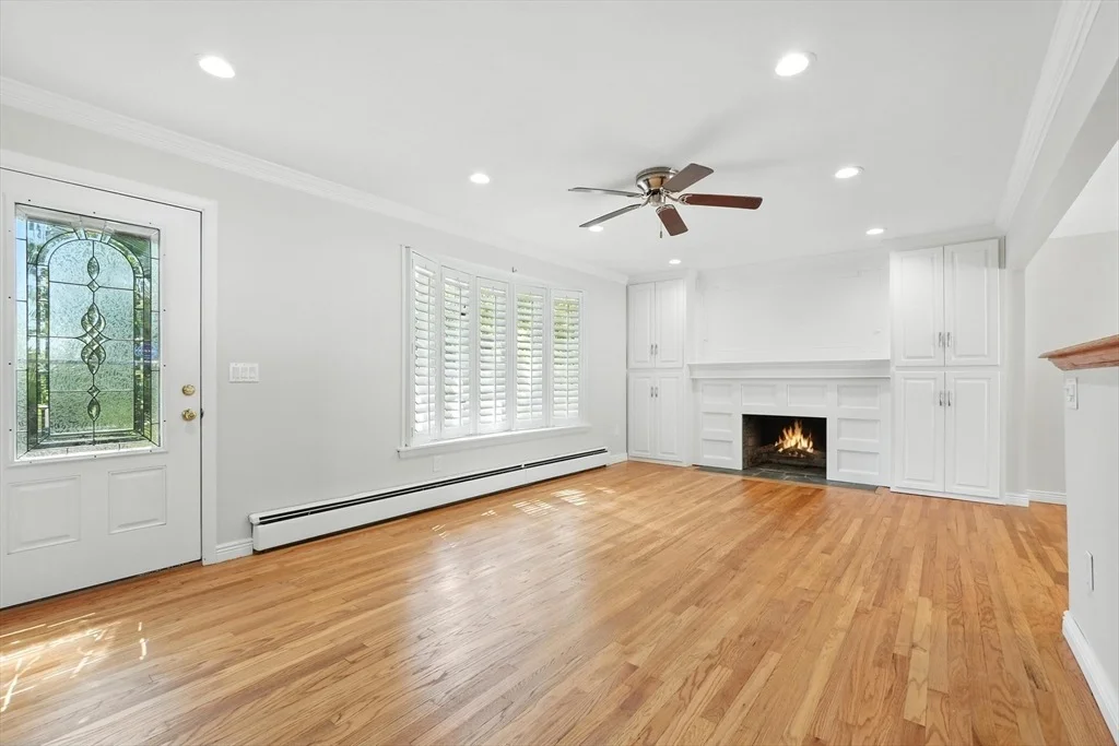 Photo of 15 Oak Bluff Cir