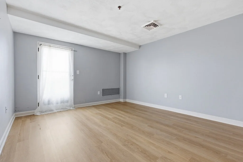 Photo of Unit 404 at 39 Parlin St