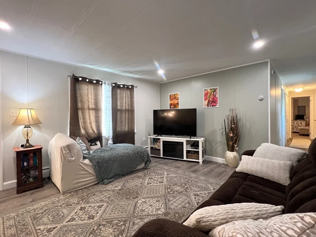 Photo of 21 Sharon Cir.