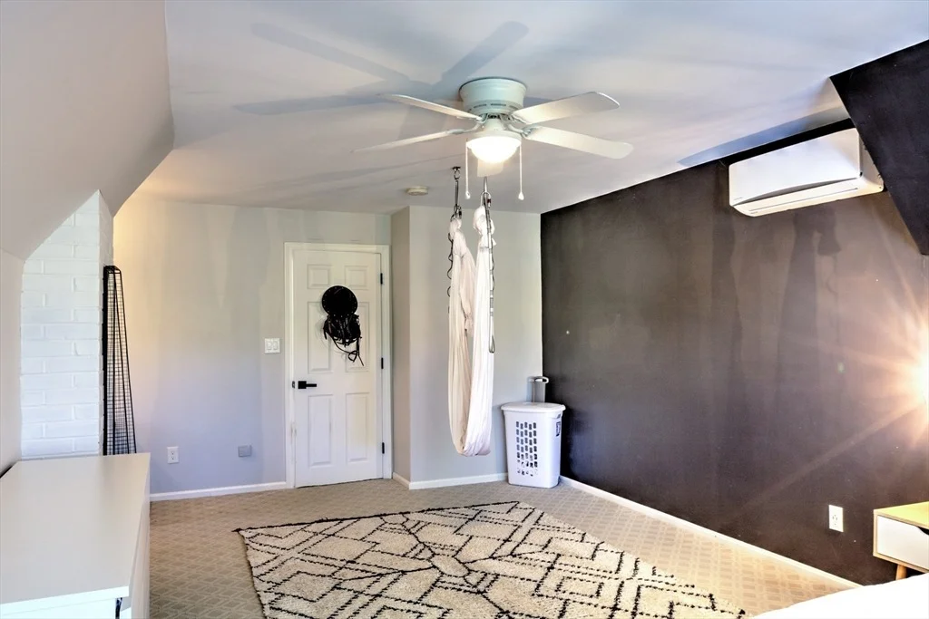 Photo of 8 Sandy Beach Rd