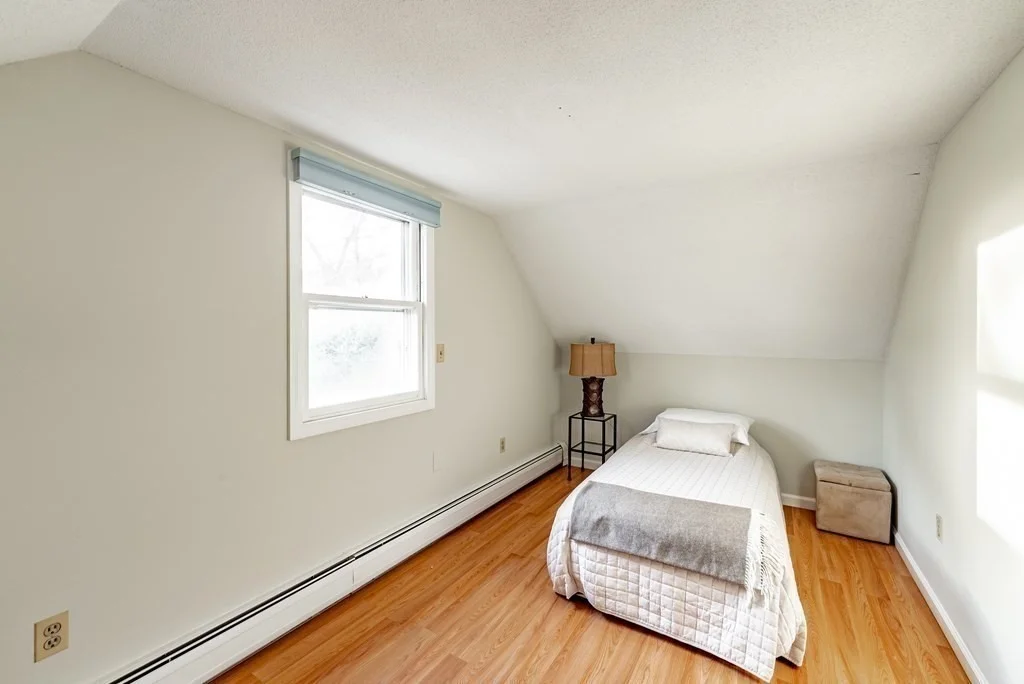 Photo of 24 Shore Rd