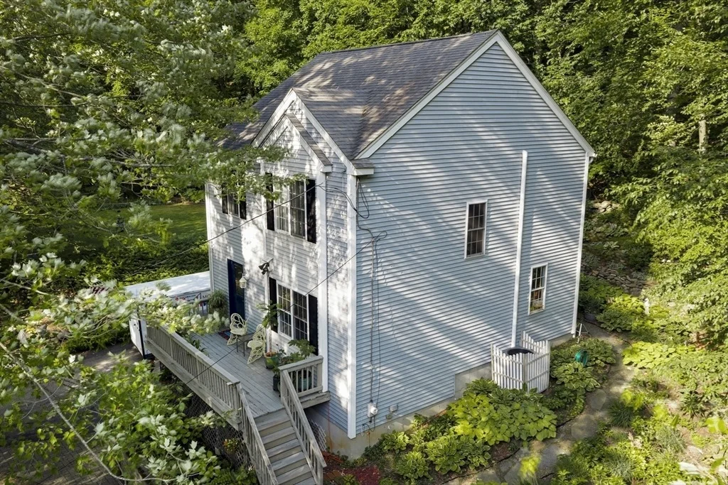 Photo of 271 Mashapaug Rd