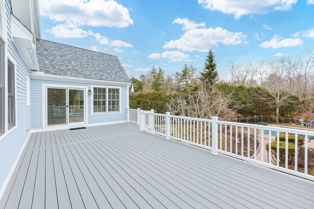 Photo of 2 Fieldstone Dr