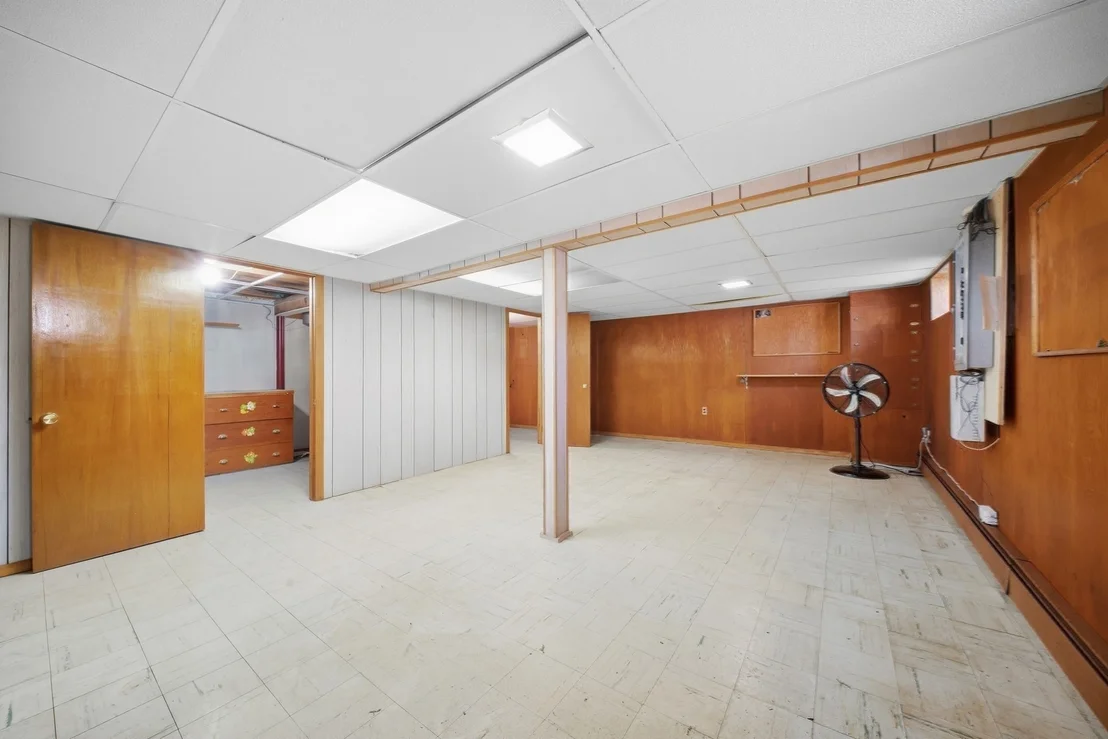 Photo of 44 Memorial Dr