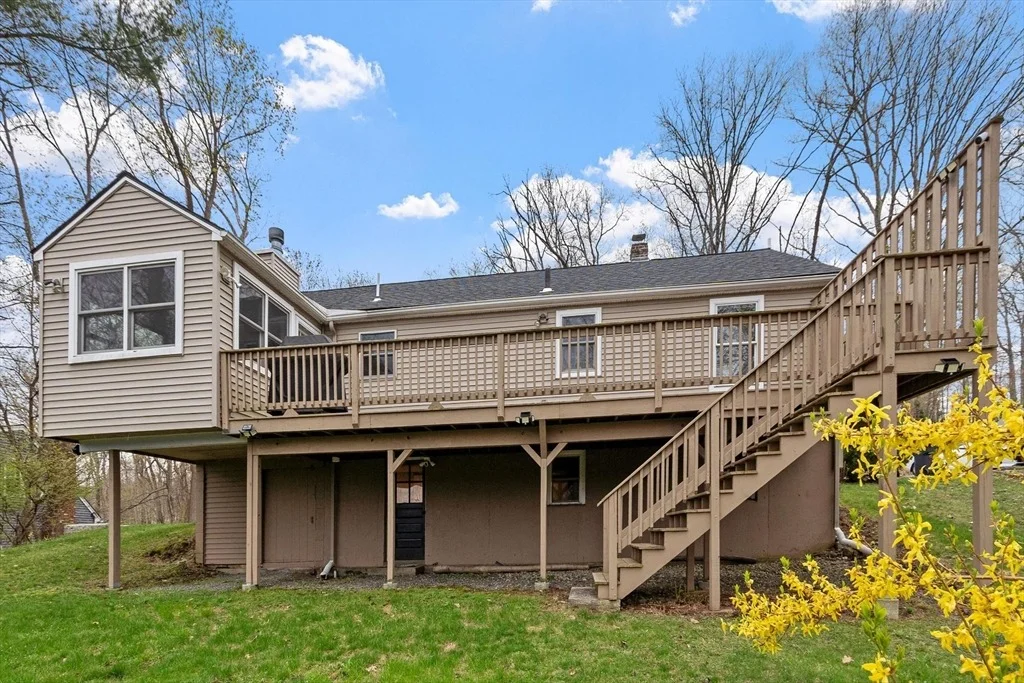 Photo of 17 Ledgewood Dr.