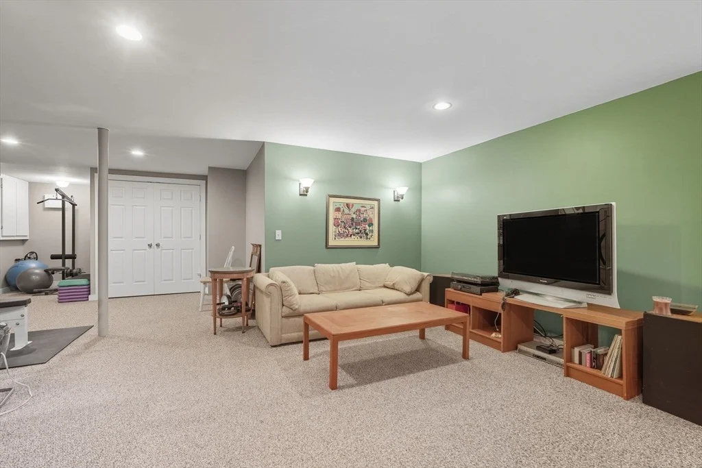 Photo of 901 Roaring Brook Road