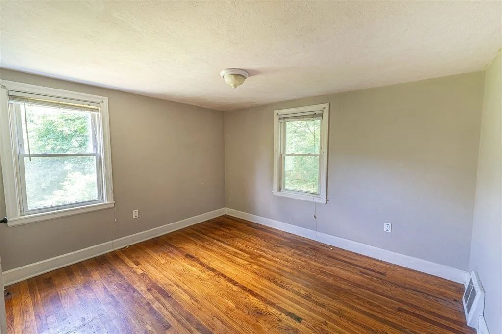 Photo of 152 Southbridge Rd