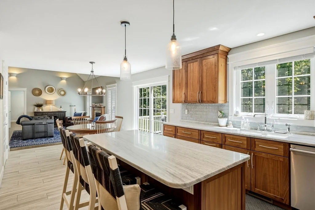 Photo of 12 Crystal Ln
