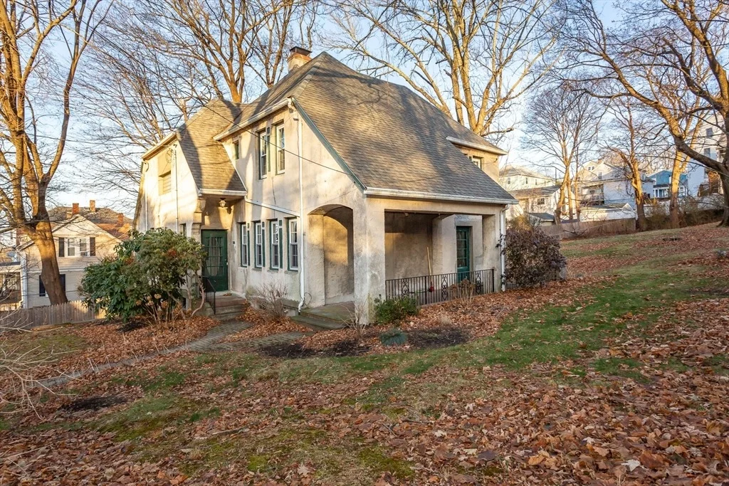 Photo of 909 High St
