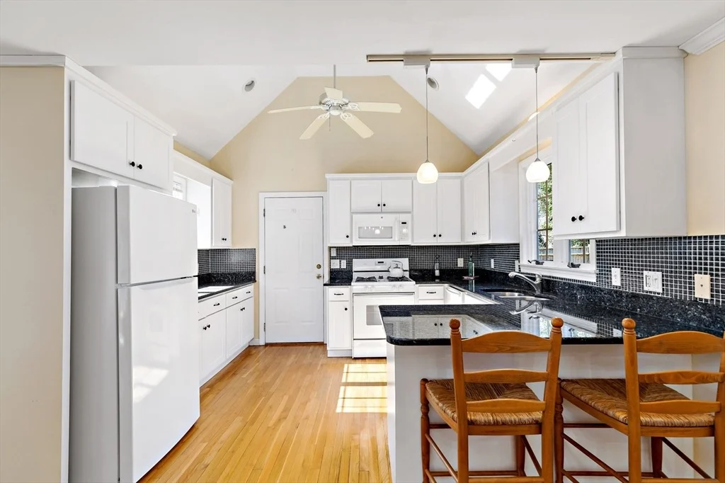 Photo of 120 Stonehenge Dr