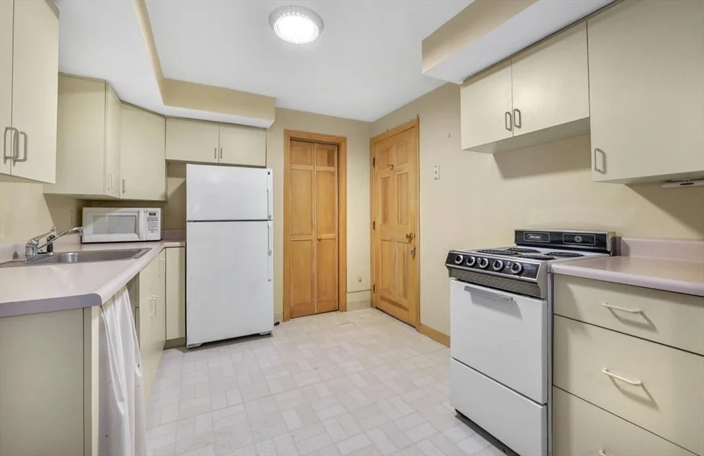 Photo of 10 Lorraine Cir