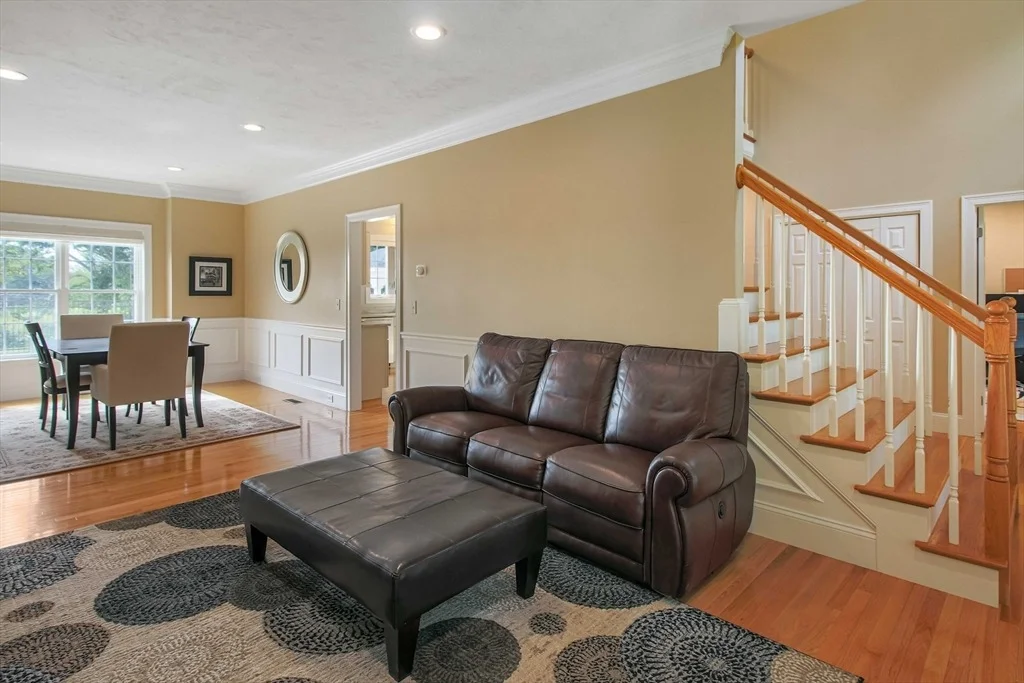 Photo of 102 Kennedy Cir